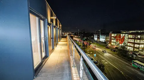 "Easy 2 Manage Royal Penthouse Luxurious Retreat in Slough"