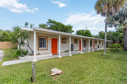 Beach Bungalow By The Sea 2