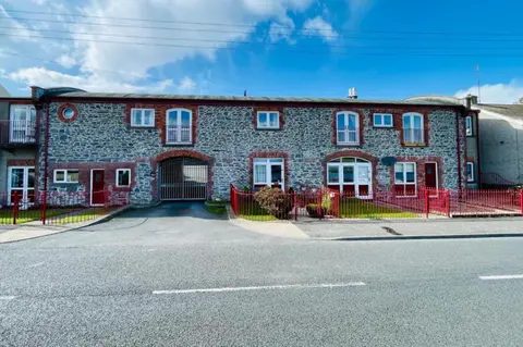 Lovely apartment overlooking the harbour and bay