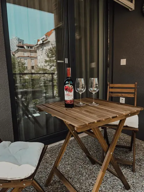 Elegant Escape apartment II - City Centre & Free Parking