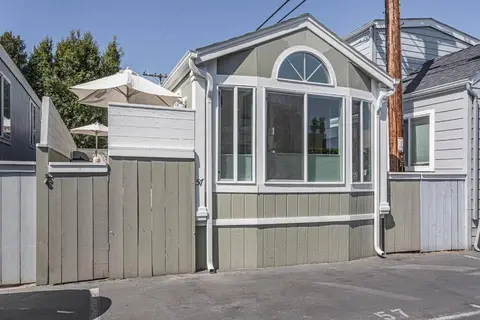 Beach Cottage at Grandview Surf Beach
