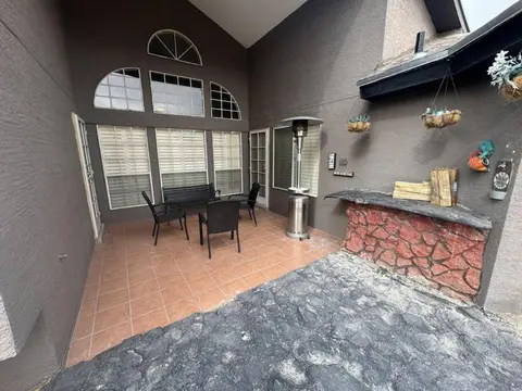 Peaceful West: 4BR Dusk Haven