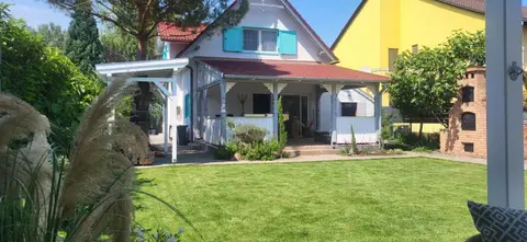Zamardi private villa with own pool and huge garden, 150m to longest free beach at Balaton