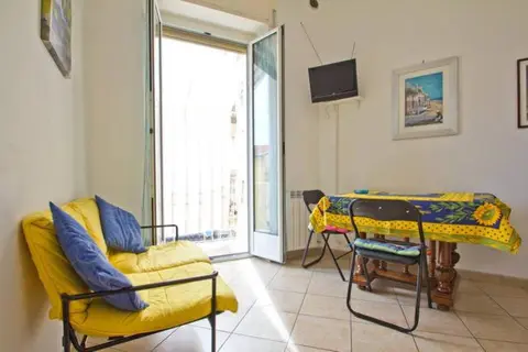 Case vacanze Mirko IMPERIA BORGO MARINA