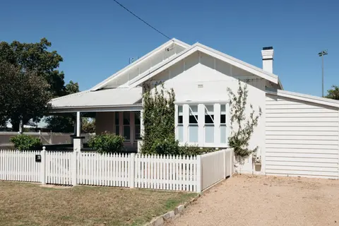 Lexton House - Luxurious Cottage