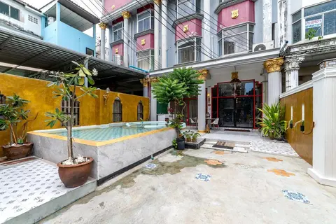 Private Guesthouse with Great Location(JG)
