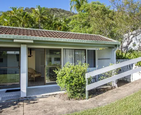 AFFORDABLE ISLAND ESCAPE! Queen Studio, Nelly Bay