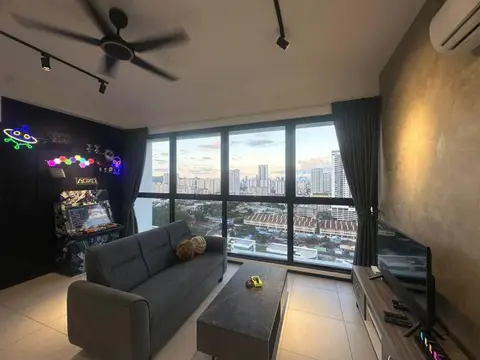 3 Room/3 Queen Bed, Urban Suite Arcade Room #2carpark
