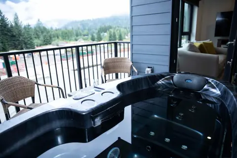 Revytalise - Cozy 3 Bedroom Condo