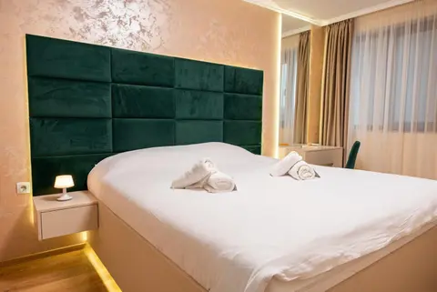 Stay, Work and Explore 1BR with Balcony by Flat Manаger
