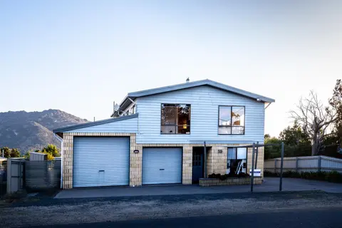 The Lookout ~ Large family house with views