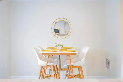New Modern I Cozy Upstairs in Silver Spring I DC Metro Area