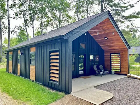 Ultimate Retreat: Fireplace, NEW! On Bike Trail
