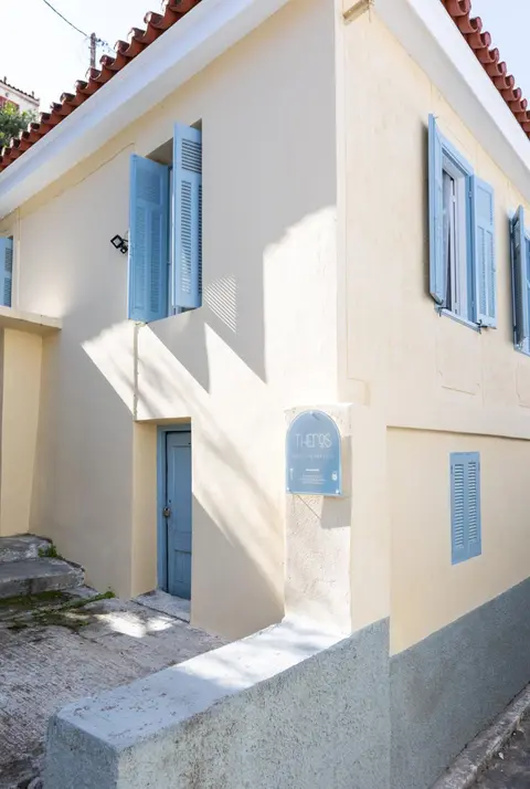 Theros Cottage - garden & sea breeze