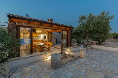 Eco Villa Solus with pool