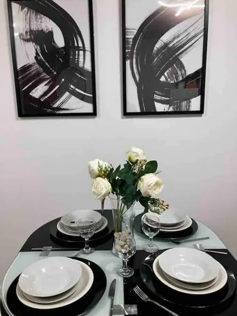 Serene 2-Bed Flat with Canal Views - Coop Live & Ethiad