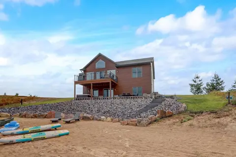 Castle Rock and Buckhorn Beach Lake Home