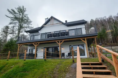 Le Chalet Saint-Cerf - Ski, Waterfront and Spa