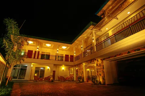 Hotel Travellers Nest Kandy