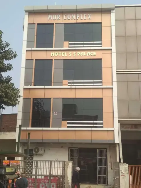 HOTEL S S PALACE