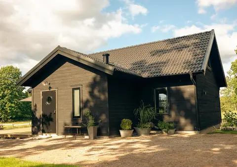 Newly built cottages with jacuzzy and sauna