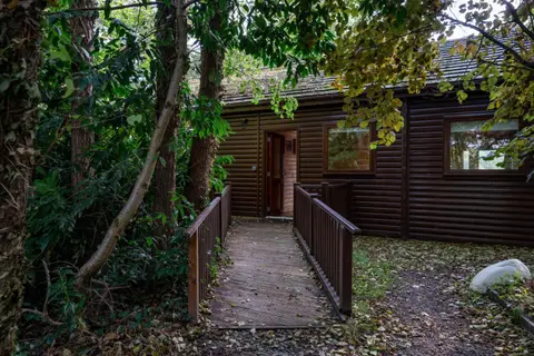 Heron Lodge with Hot-tub
