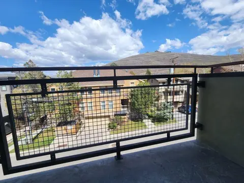 Walkable to Mainstreet and Lifts