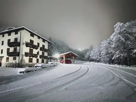 Cervinia House - Alpine Apartments & Chalet