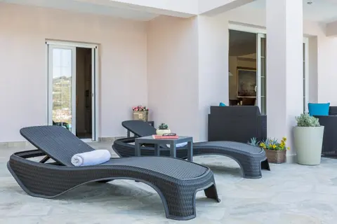 Revenio Villa