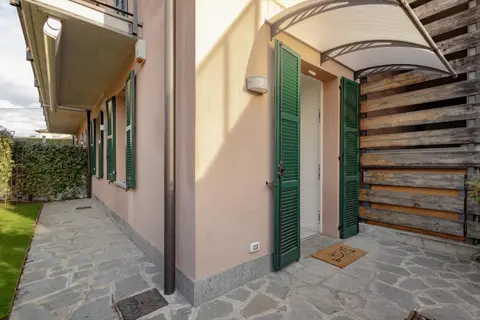 2 passi dal lago, Como Lake