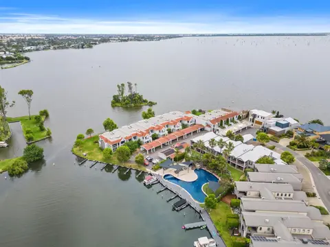 Yarrawonga Lakeside Apartment 41