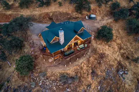 4 Kings Log Cabin 150 Acres Spectacular Views