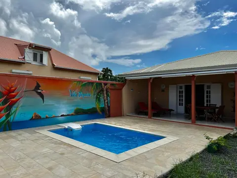 Villa Turquoise avec Piscine privée - Clim - Proche Jarry - Parking
