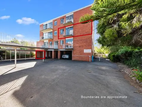 Sandy Bay apartment with Hobart river view, near UTAS - stroll to cafes and shops
