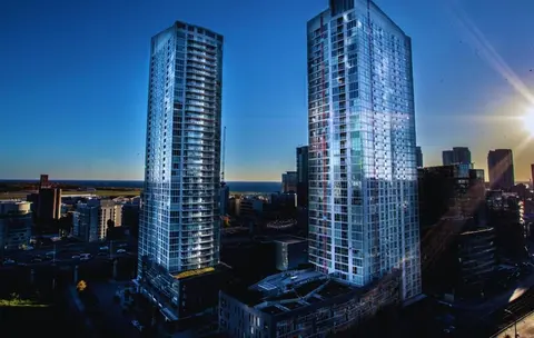 Stunning 2 BDRMS with lake view