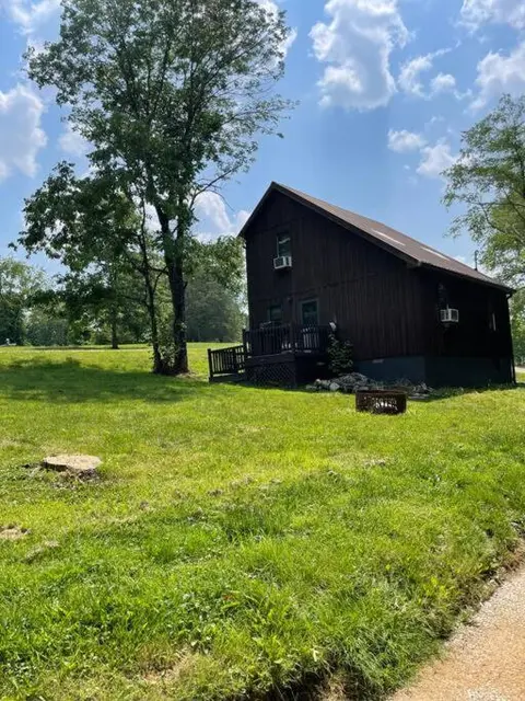 Lofty Musky Cabin near Cave Run