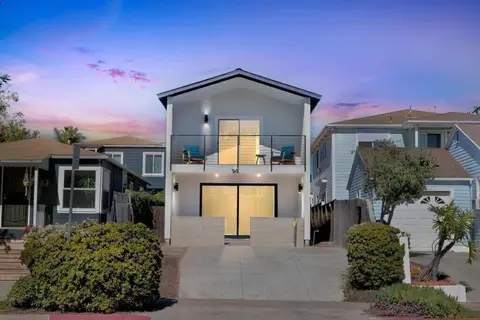 Coastal Living at its Finest Pacific Beach