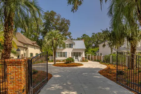 Saltwater Oaks