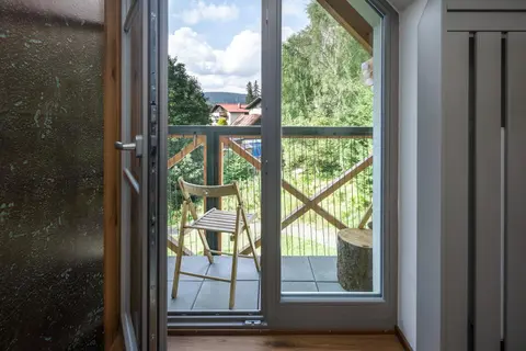 Peaceful, Cozy Designer Mountain Studio