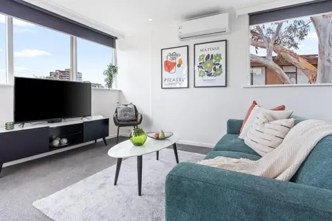 Charnwood 2BR: Homely Haven