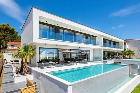Luxury Villa Dali - 42 m2 infinity pool & wellness