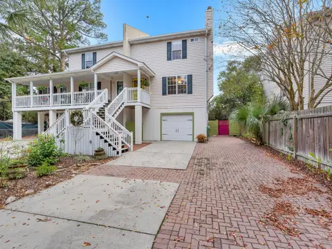 Peaceful Beach Vacation, Heated Pool Access, Walk to Restaurants & More!