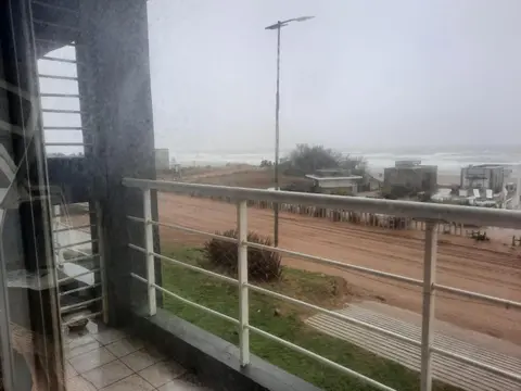 Silenios 24, enfrente al mar, 5 cuadras del centro