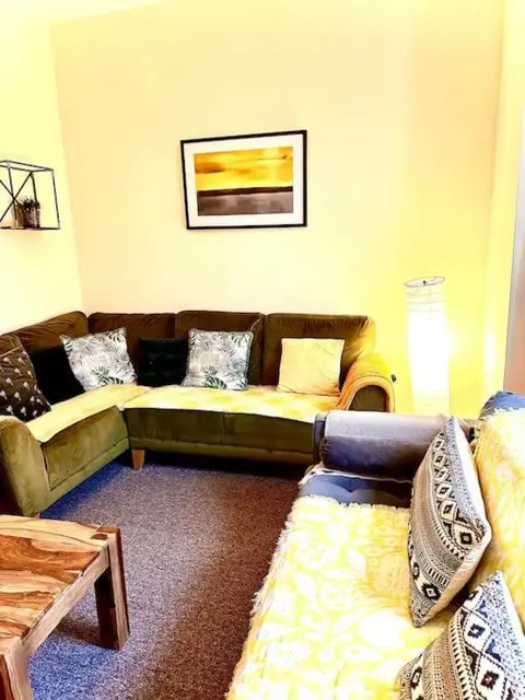 Relaxing Park View Apartment