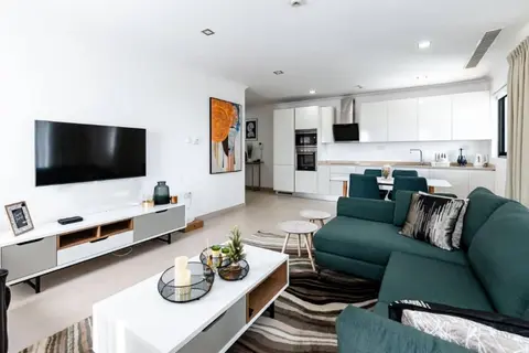 Luxurious 2 Bedroom Space Available
