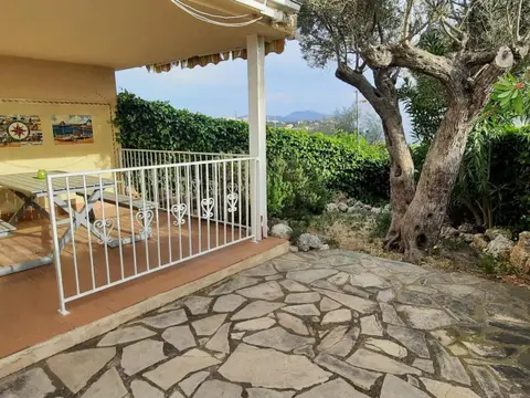 ¡Fantástico apartamento en Sant Genis, Llançà! Ideal para familias, cerca de la playa de Grifeu. - ES-170-45
