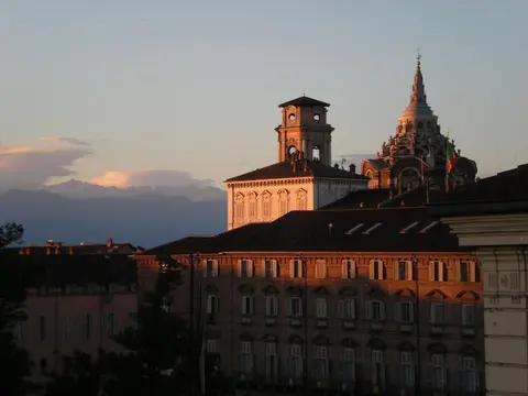 Colazione in Piazza Castello