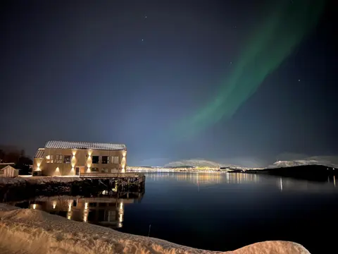 Steam Pier Adventure Hotel