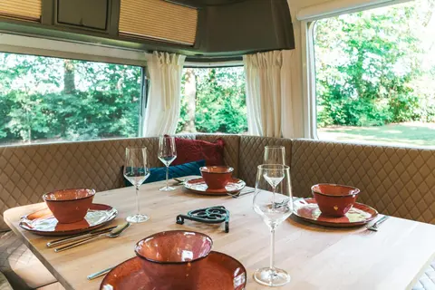 Amerikaanse Airstream caravan met hottub