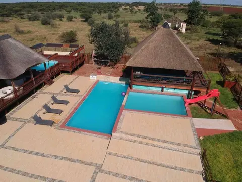 Falcon Lodge (S)